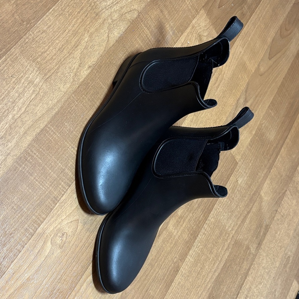 Sam Edelman Sleek Black Ankle Booties